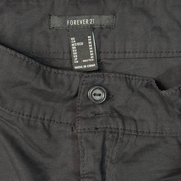 Forever 21 Black Mini Skirt with Sleek Design - Picture 2 of 3